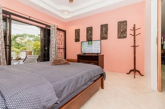 5 Bedrooms Private Pool Villa