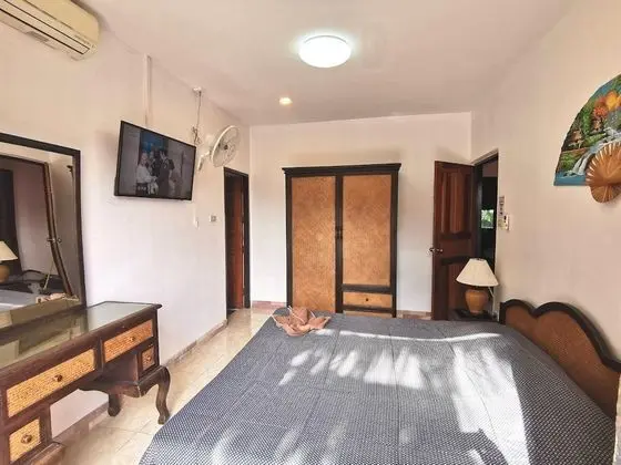 5 Bedrooms Private Pool Villa