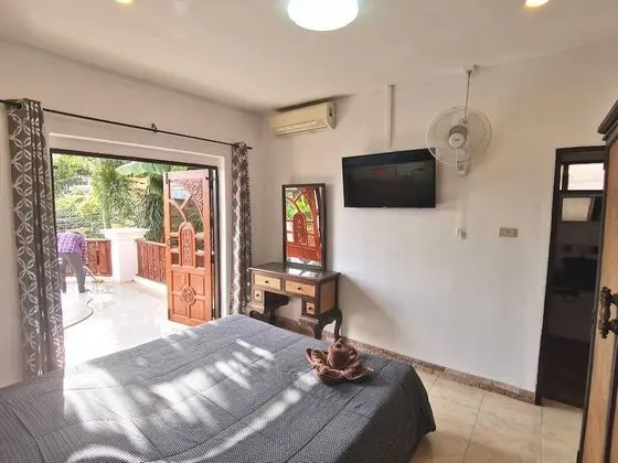 5 Bedrooms Private Pool Villa