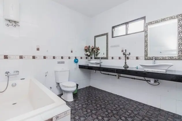 5 Bedrooms Private Pool Villa