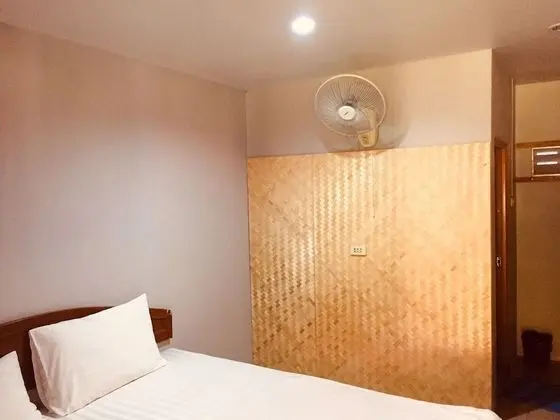 Standard Double - Fan Room