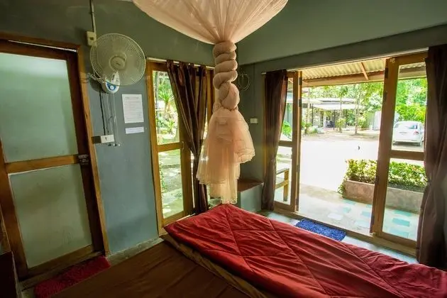 Standard room with Fan