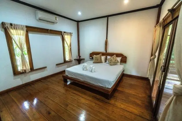 Tree House Deluxe Air-con