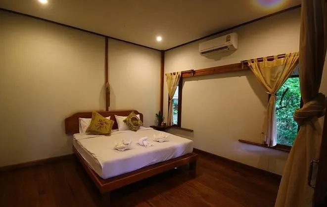 Tree House Deluxe Air-con