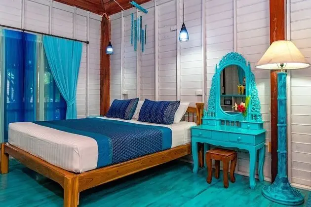 Deluxe Tropical Garden Suite