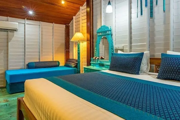 Family Poolside Suite