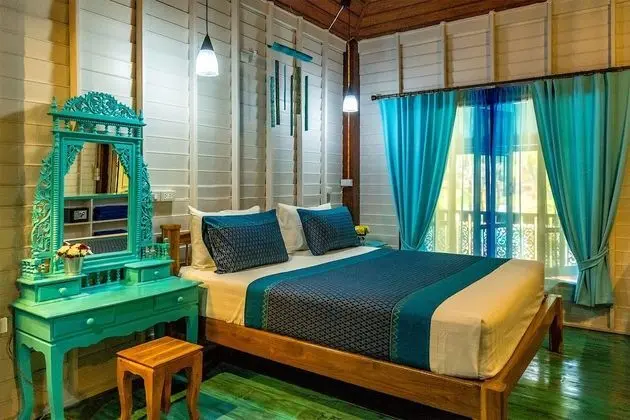 Family Poolside Suite
