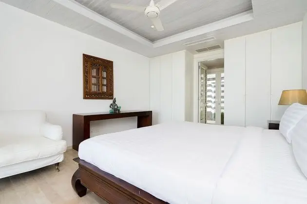 6-Bedroom Villa