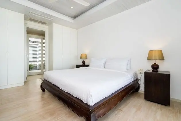 6-Bedroom Villa