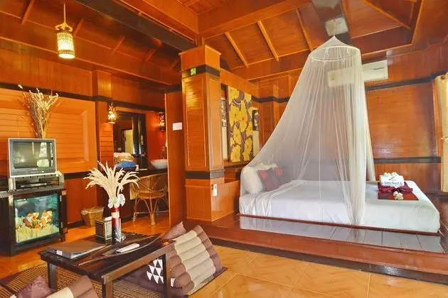 Deluxe Villa, Havuz Manzaralı