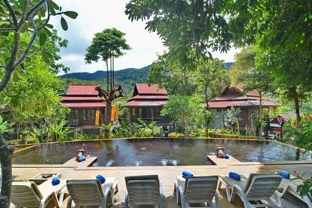 Deluxe Villa, Havuz Manzaralı
