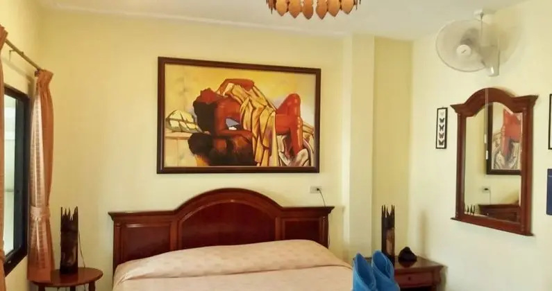 4 Bedroom Poolside Villa