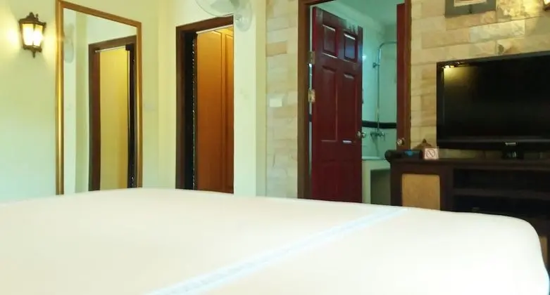 4 Bedroom Poolside Villa