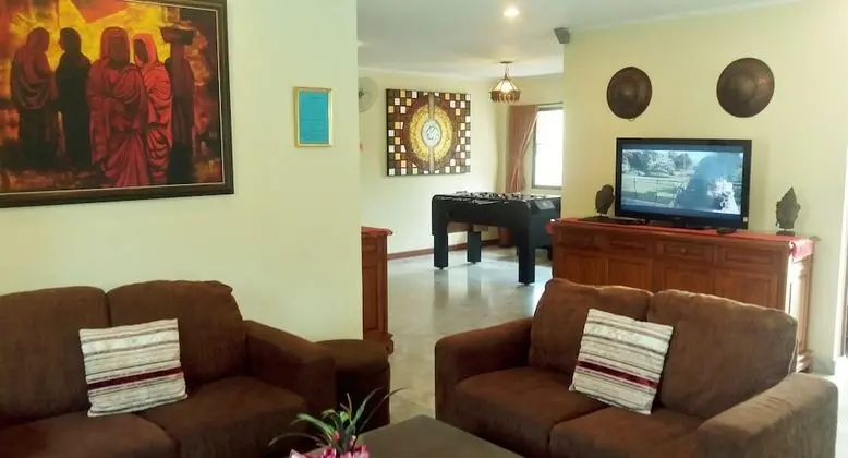 4 Bedroom Poolside Villa