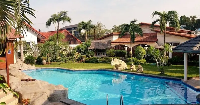4 Bedroom Poolside Villa