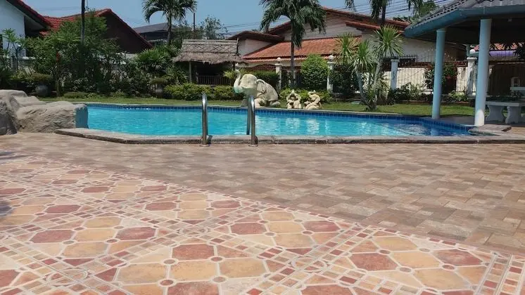 4 Bedroom Poolside Villa