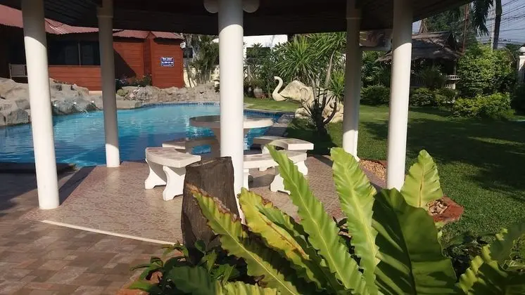 4 Bedroom Poolside Villa