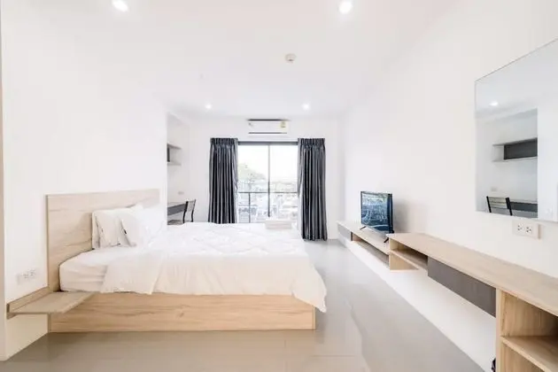 Deluxe Double Bed with Balcony, Non Smoking