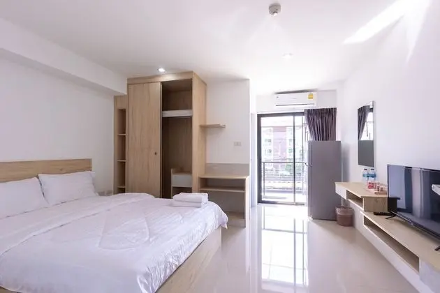 Superior Double Bed with Balcony, Non Smoking