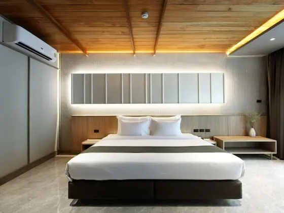 Habour Pool Access Room