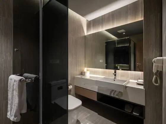 Habour Pool Access Room