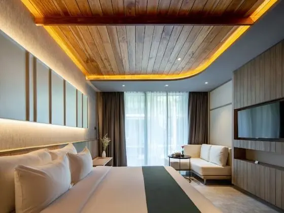 Habour Pool Access Room
