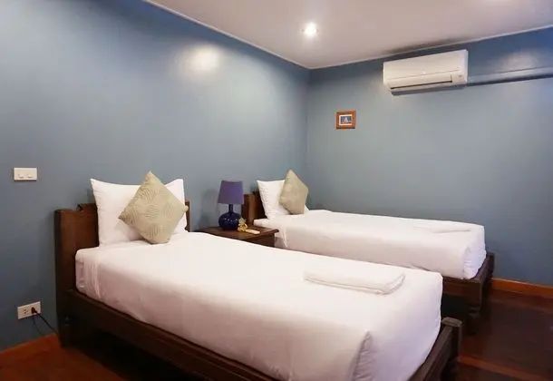 Standard Room with Shared Bathroom
