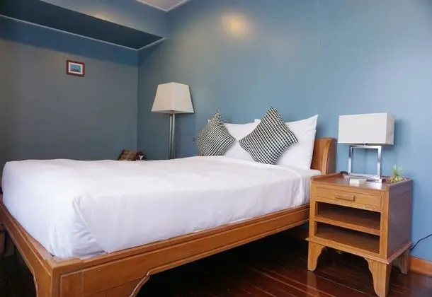 Standard Room with Shared Bathroom