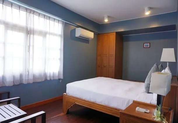 Standard Room with Shared Bathroom