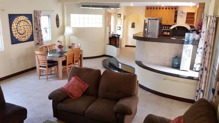 4 Bedrooms, 4 Bathrooms Pool Villa