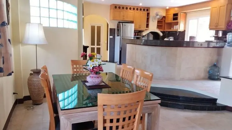 4 Bedrooms, 4 Bathrooms Pool Villa