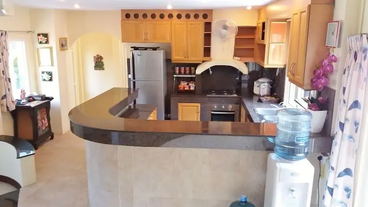 4 Bedrooms, 4 Bathrooms Pool Villa
