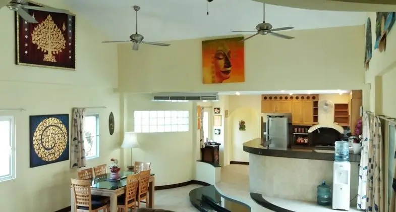4 Bedrooms, 4 Bathrooms Pool Villa