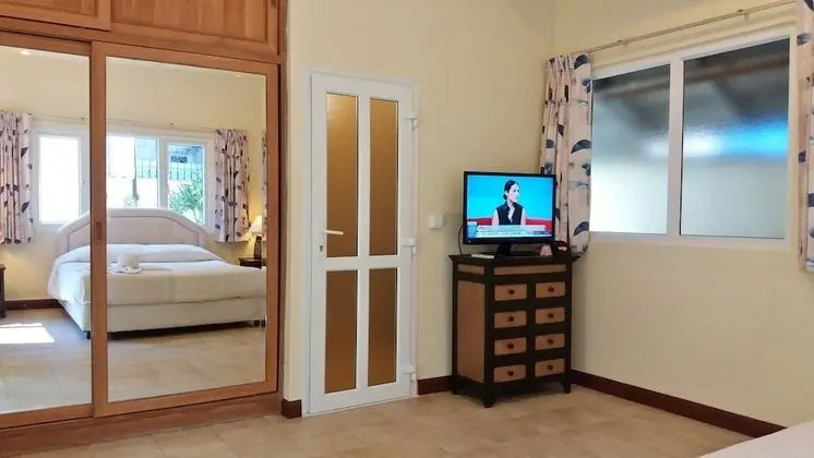 4 Bedrooms, 4 Bathrooms Pool Villa