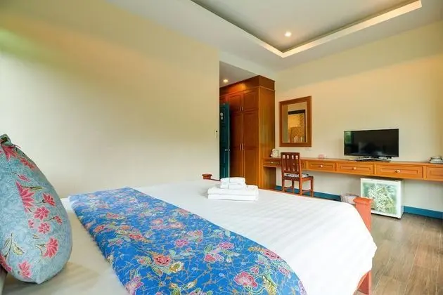 Standard Suite with Balcony 2