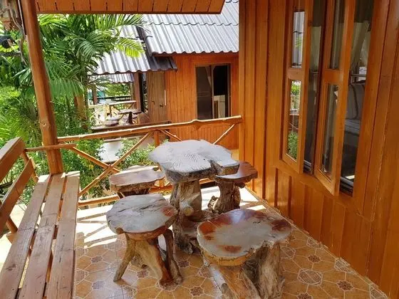 Family Bungalow for 8