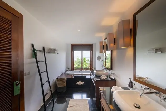 8 Bedroom Private Pool