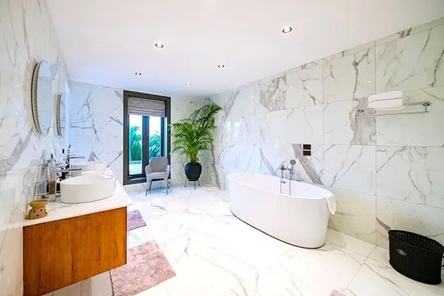 8 Bedroom Private Pool