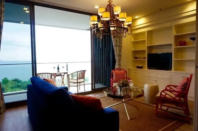 2 Bedroom Apartment with Sea View