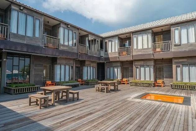 Deluxe Seaview
