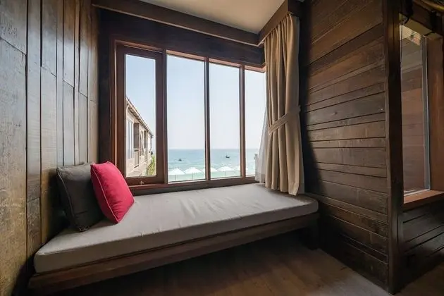 Deluxe Seaview
