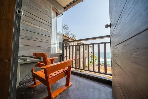 Deluxe Seaview