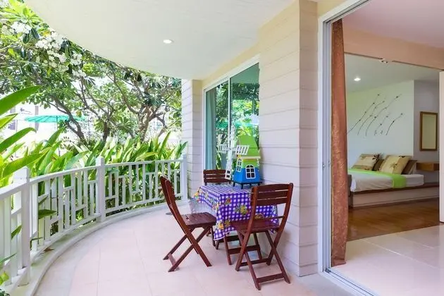 2 Bedroom Apartment with Pool View (No WiFi in room)