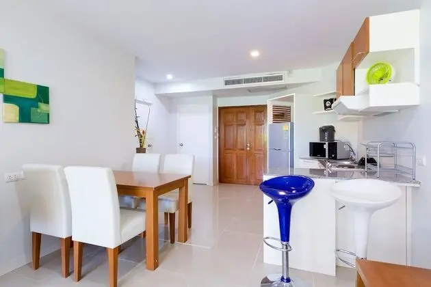 2 Bedroom Apartment with Pool View (No WiFi in room)