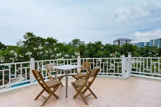 2 Bedroom Apartment with Pool View (No WiFi in room)