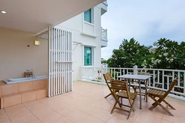 2 Bedroom Apartment with Pool View (No WiFi in room)