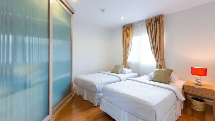 2 Bedroom Apartment with Sea View (Free WIFI in room)