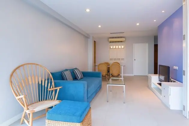 2 Bedroom Apartment with Sea View (Free WIFI in room)