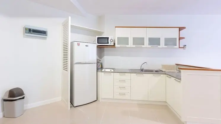 2 Bedroom Apartment with Sea View (Free WIFI in room)