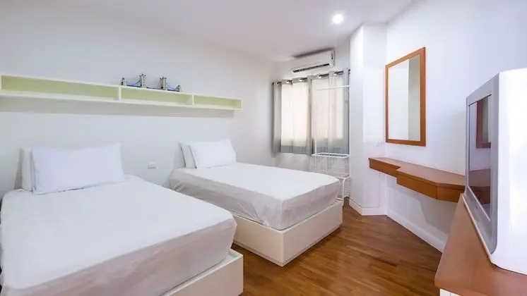 2 Bedroom Apartment with Sea View (No WiFi in room)